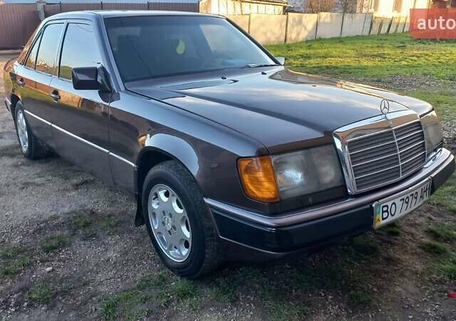 Серый Мерседес Е-Класс, объемом двигателя 2.3 л и пробегом 400 тыс. км за 2500 $, фото 1 на Automoto.ua