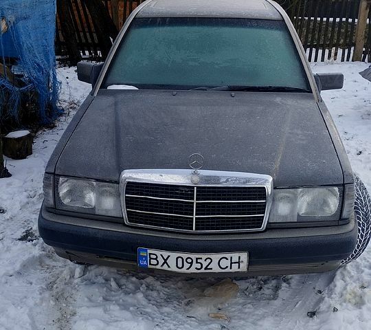 Серый Мерседес Е-Класс, объемом двигателя 2 л и пробегом 358 тыс. км за 2500 $, фото 1 на Automoto.ua