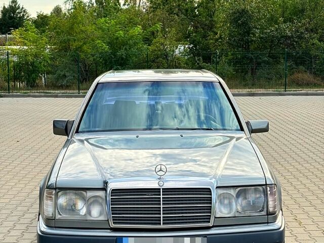 Серый Мерседес Е-Класс, объемом двигателя 2.3 л и пробегом 0 тыс. км за 2450 $, фото 1 на Automoto.ua