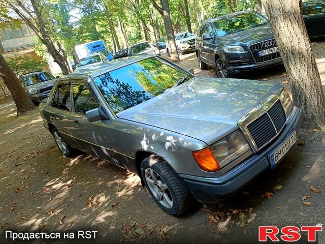 Сірий Мерседес Е-Клас, об'ємом двигуна 3 л та пробігом 0 тис. км за 2800 $, фото 1 на Automoto.ua