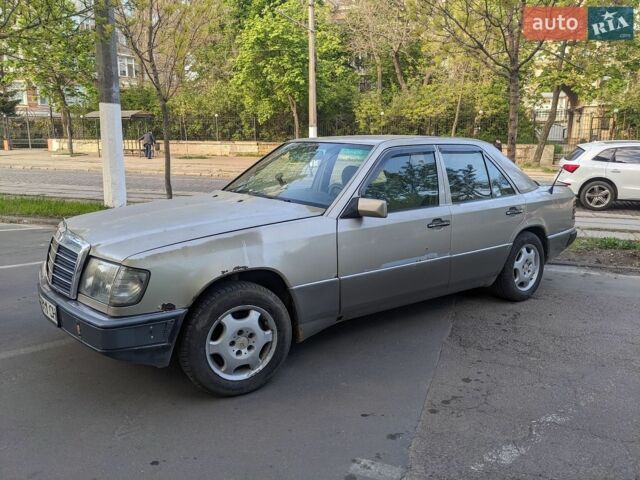 Сірий Мерседес Е-Клас, об'ємом двигуна 2.5 л та пробігом 333 тис. км за 1600 $, фото 1 на Automoto.ua