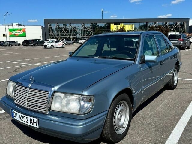 Сірий Мерседес Е-Клас, об'ємом двигуна 2.2 л та пробігом 420 тис. км за 6500 $, фото 1 на Automoto.ua