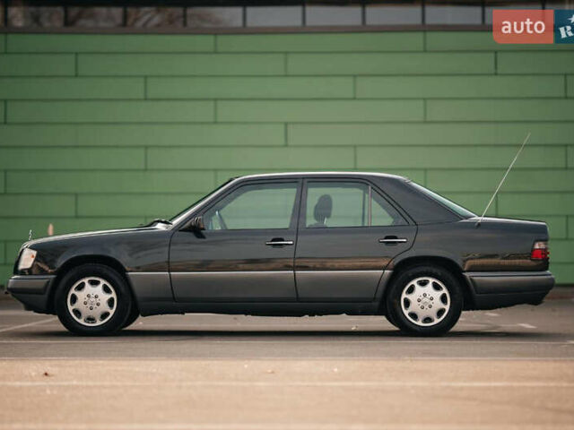 Сірий Мерседес Е-Клас, об'ємом двигуна 2.8 л та пробігом 126 тис. км за 25000 $, фото 1 на Automoto.ua