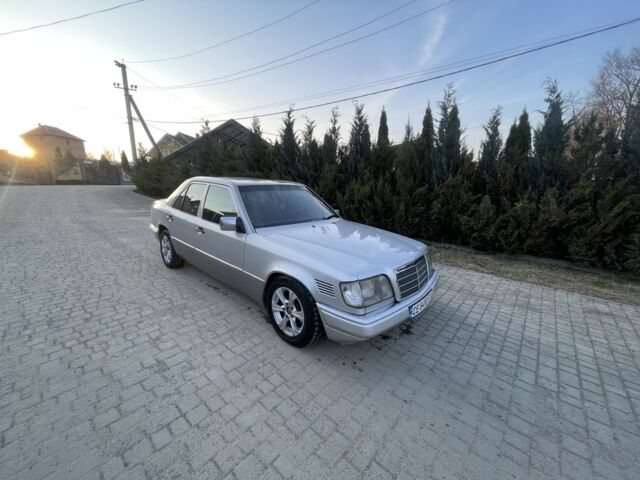 Сірий Мерседес Е-Клас, об'ємом двигуна 2.5 л та пробігом 300 тис. км за 1700 $, фото 1 на Automoto.ua