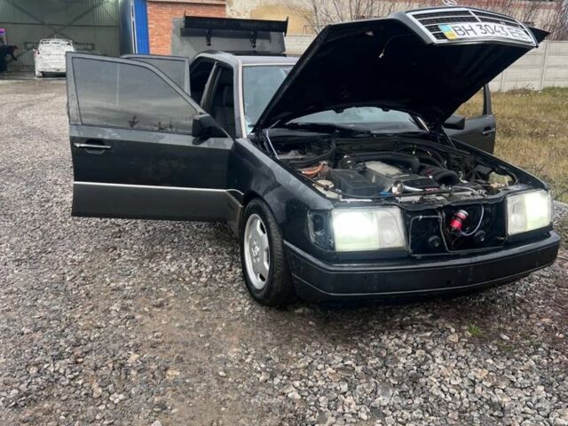 Сірий Мерседес Е-Клас, об'ємом двигуна 0 л та пробігом 353 тис. км за 3200 $, фото 1 на Automoto.ua