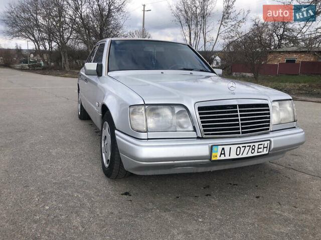 Сірий Мерседес Е-Клас, об'ємом двигуна 2.2 л та пробігом 400 тис. км за 3990 $, фото 1 на Automoto.ua