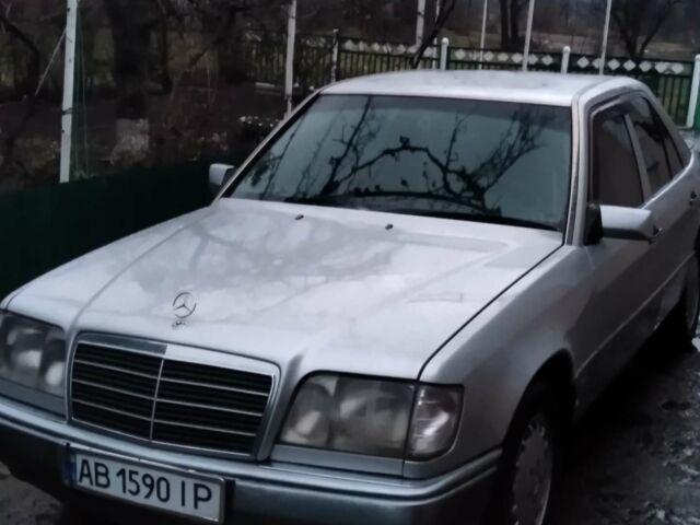 Сірий Мерседес Е-Клас, об'ємом двигуна 2.2 л та пробігом 300 тис. км за 2500 $, фото 1 на Automoto.ua