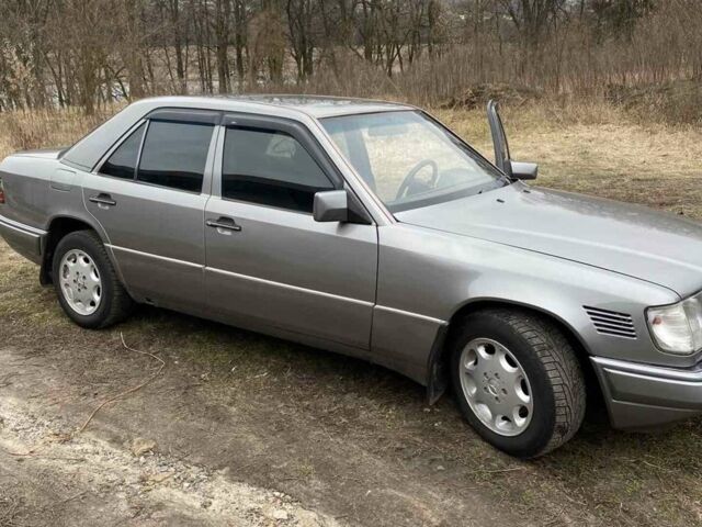 Сірий Мерседес Е-Клас, об'ємом двигуна 3 л та пробігом 271 тис. км за 4500 $, фото 1 на Automoto.ua