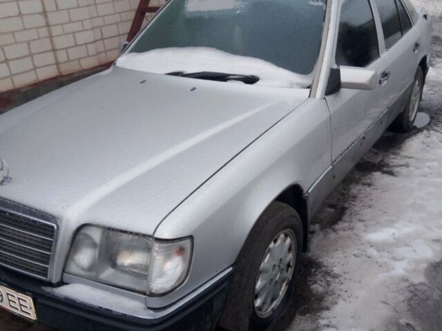 Сірий Мерседес Е-Клас, об'ємом двигуна 2.5 л та пробігом 47 тис. км за 2400 $, фото 1 на Automoto.ua