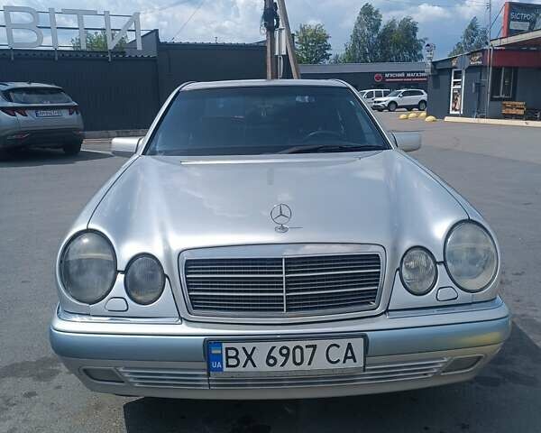 Сірий Мерседес Е-Клас, об'ємом двигуна 3.2 л та пробігом 437 тис. км за 3500 $, фото 1 на Automoto.ua
