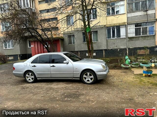 Серый Мерседес Е-Класс, объемом двигателя 3.2 л и пробегом 420 тыс. км за 3800 $, фото 1 на Automoto.ua