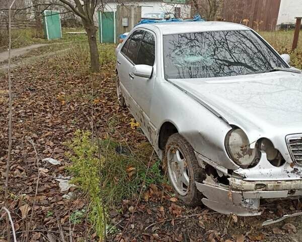 Серый Мерседес Е-Класс, объемом двигателя 2.3 л и пробегом 338 тыс. км за 1599 $, фото 1 на Automoto.ua