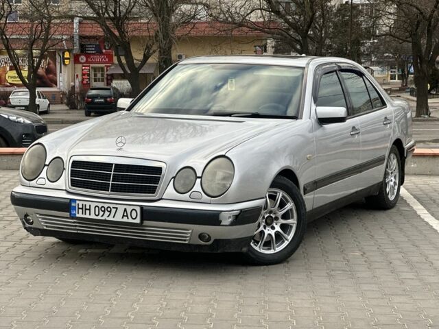 Сірий Мерседес Е-Клас, об'ємом двигуна 2.8 л та пробігом 269 тис. км за 3450 $, фото 1 на Automoto.ua