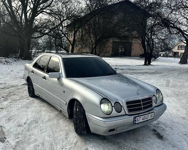 Сірий Мерседес Е-Клас, об'ємом двигуна 2.3 л та пробігом 390 тис. км за 1950 $, фото 1 на Automoto.ua