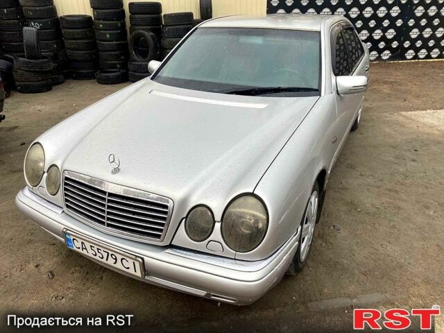 Серый Мерседес Е-Класс, объемом двигателя 2.8 л и пробегом 425 тыс. км за 2300 $, фото 1 на Automoto.ua