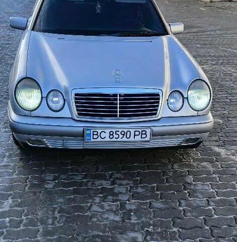 Серый Мерседес Е-Класс, объемом двигателя 2 л и пробегом 344 тыс. км за 3300 $, фото 1 на Automoto.ua