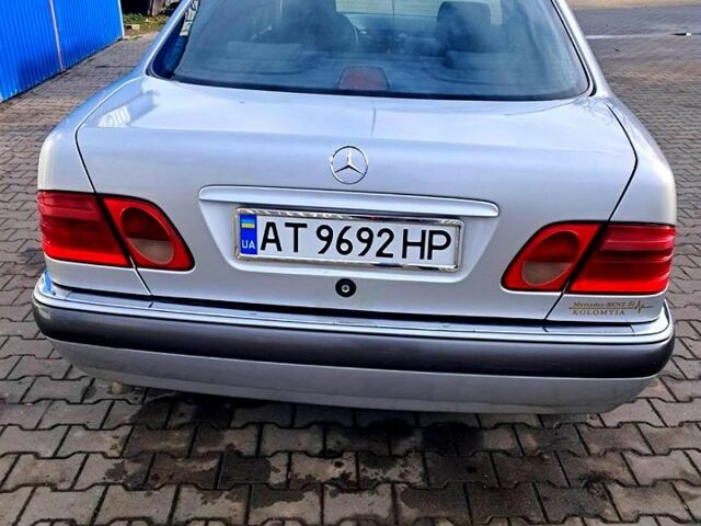 Сірий Мерседес Е-Клас, об'ємом двигуна 3 л та пробігом 270 тис. км за 1900 $, фото 1 на Automoto.ua