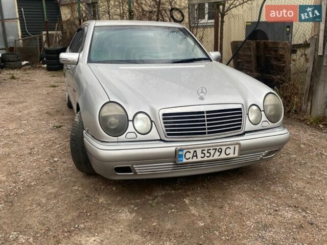 Сірий Мерседес Е-Клас, об'ємом двигуна 2.8 л та пробігом 425 тис. км за 2000 $, фото 1 на Automoto.ua