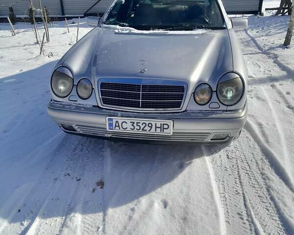 Сірий Мерседес Е-Клас, об'ємом двигуна 2.9 л та пробігом 240 тис. км за 4800 $, фото 1 на Automoto.ua
