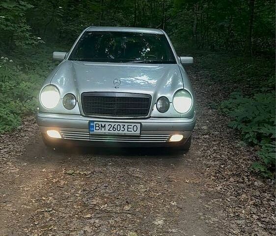 Серый Мерседес Е-Класс, объемом двигателя 2 л и пробегом 150 тыс. км за 2799 $, фото 1 на Automoto.ua