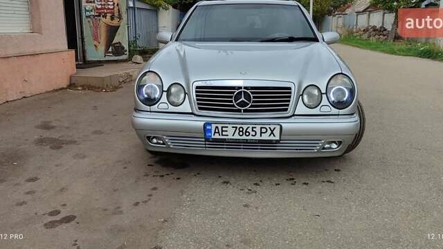 Мерседес Е-Класс 1997 в Кривом Роге на Automoto.ua Серый Мерседес Е-Класс, объемом двигателя 3 л и пробегом 247 тыс. км за 6800 $, фото 1 на Automoto.ua