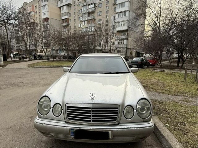 Серый Мерседес Е-Класс, объемом двигателя 3.2 л и пробегом 3 тыс. км за 1500 $, фото 1 на Automoto.ua