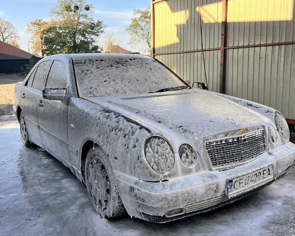 Мерседес Е-Класс 1997 в Яворове на Automoto.ua Серый Мерседес Е-Класс, объемом двигателя 2.2 л и пробегом 370 тыс. км за 2800 $, фото 1 на Automoto.ua