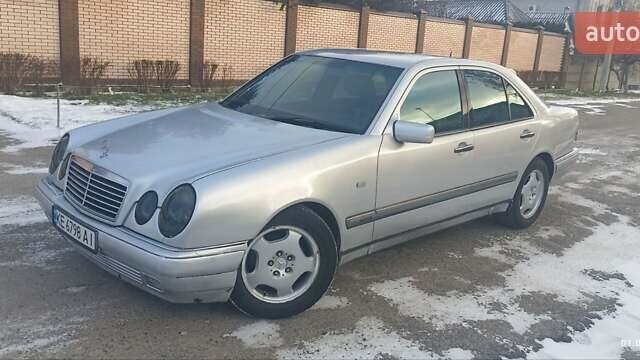 Серый Мерседес Е-Класс, объемом двигателя 2.4 л и пробегом 444 тыс. км за 3600 $, фото 1 на Automoto.ua