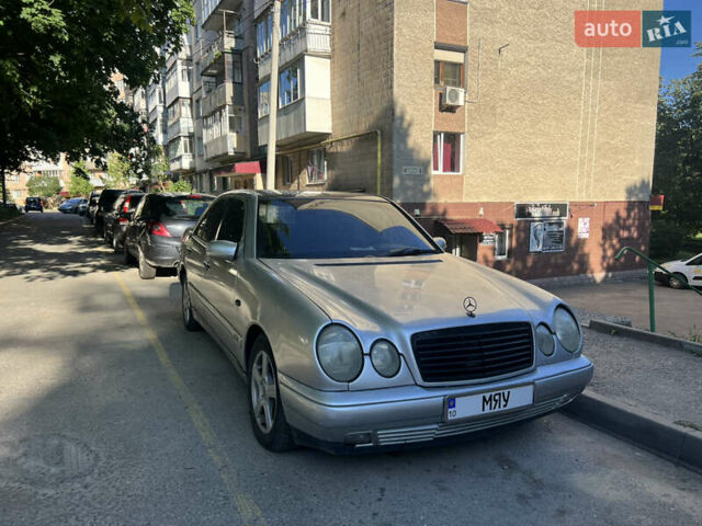 Сірий Мерседес Е-Клас, об'ємом двигуна 2 л та пробігом 293 тис. км за 4800 $, фото 1 на Automoto.ua