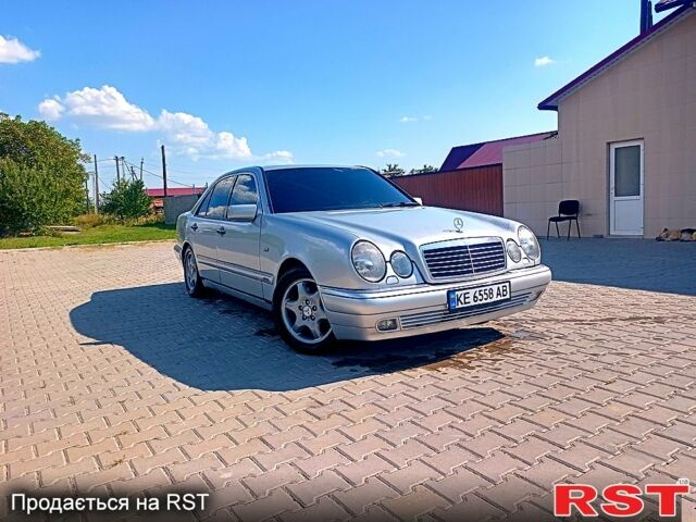 Сірий Мерседес Е-Клас, об'ємом двигуна 4.3 л та пробігом 450 тис. км за 3100 $, фото 1 на Automoto.ua