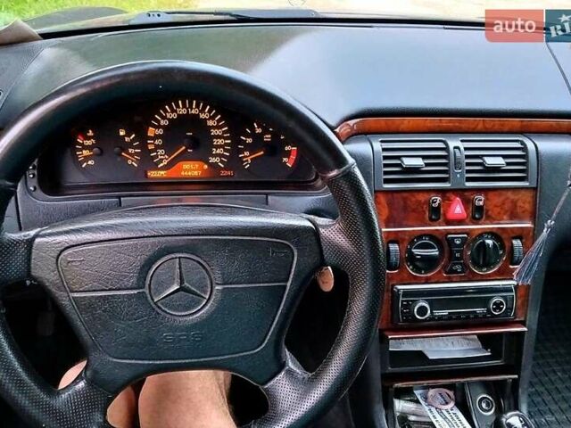 Сірий Мерседес Е-Клас, об'ємом двигуна 2.8 л та пробігом 450 тис. км за 1500 $, фото 1 на Automoto.ua