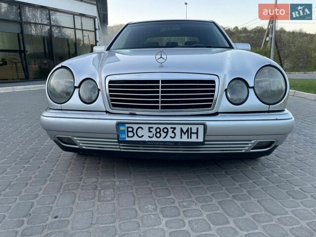 Сірий Мерседес Е-Клас, об'ємом двигуна 3 л та пробігом 398 тис. км за 2800 $, фото 1 на Automoto.ua