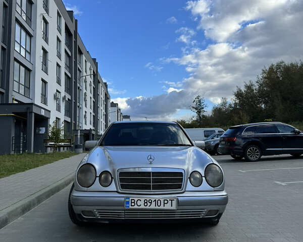 Мерседес Е-Класс 1998 в Львове на Automoto.ua Серый Мерседес Е-Класс, объемом двигателя 3 л и пробегом 569 тыс. км за 4900 $, фото 1 на Automoto.ua