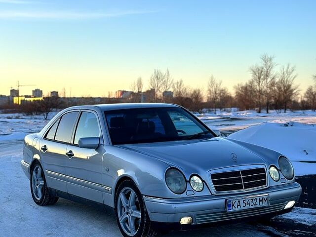 Сірий Мерседес Е-Клас, об'ємом двигуна 3.2 л та пробігом 400 тис. км за 3299 $, фото 1 на Automoto.ua