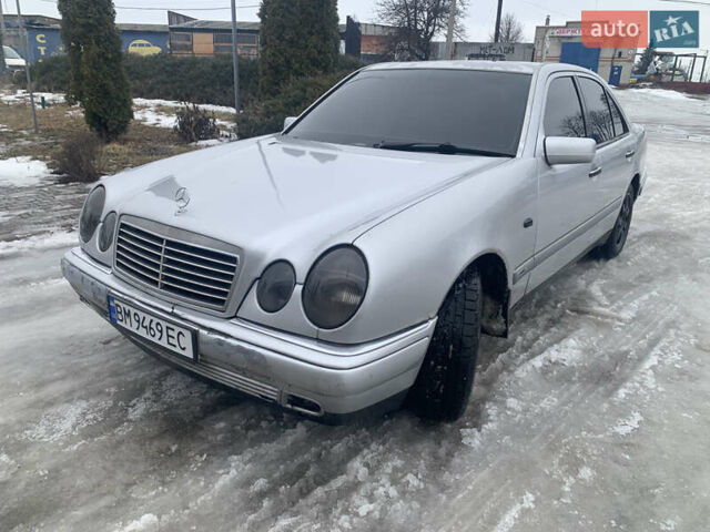 Серый Мерседес Е-Класс, объемом двигателя 2 л и пробегом 400 тыс. км за 3400 $, фото 1 на Automoto.ua