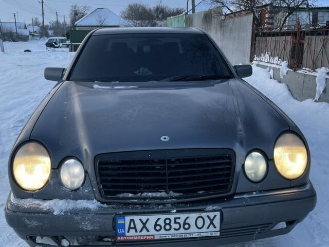 Сірий Мерседес Е-Клас, об'ємом двигуна 2.4 л та пробігом 400 тис. км за 2800 $, фото 1 на Automoto.ua