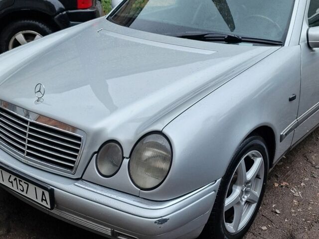 Серый Мерседес Е-Класс, объемом двигателя 2.8 л и пробегом 350 тыс. км за 2900 $, фото 1 на Automoto.ua