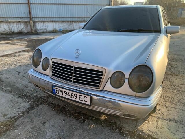 Сірий Мерседес Е-Клас, об'ємом двигуна 2 л та пробігом 146 тис. км за 3400 $, фото 1 на Automoto.ua