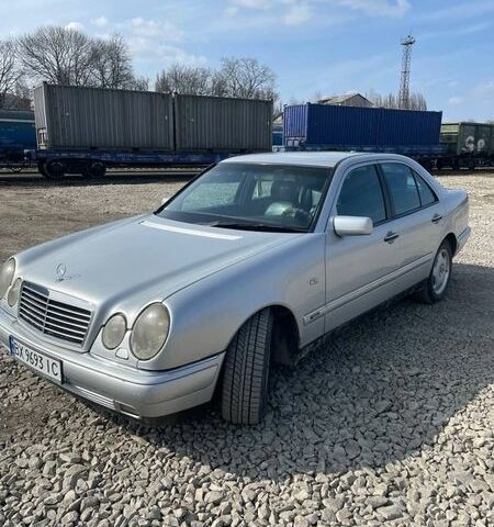 Сірий Мерседес Е-Клас, об'ємом двигуна 2.9 л та пробігом 350 тис. км за 3000 $, фото 1 на Automoto.ua