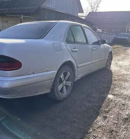 Сірий Мерседес Е-Клас, об'ємом двигуна 2.15 л та пробігом 300 тис. км за 2000 $, фото 1 на Automoto.ua