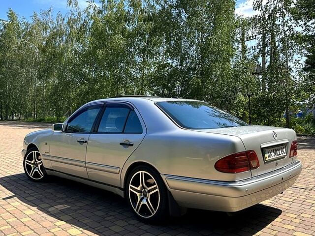 Сірий Мерседес Е-Клас, об'ємом двигуна 4.3 л та пробігом 500 тис. км за 4600 $, фото 1 на Automoto.ua
