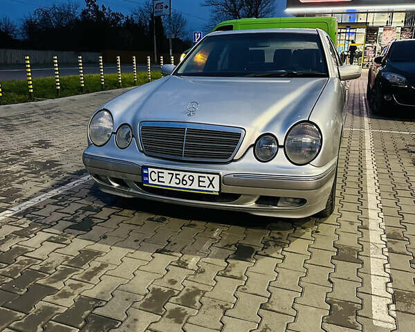 Серый Мерседес Е-Класс, объемом двигателя 2.2 л и пробегом 387 тыс. км за 4500 $, фото 1 на Automoto.ua