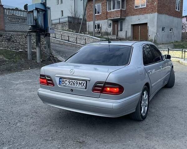 Серый Мерседес Е-Класс, объемом двигателя 2.1 л и пробегом 660 тыс. км за 4800 $, фото 1 на Automoto.ua