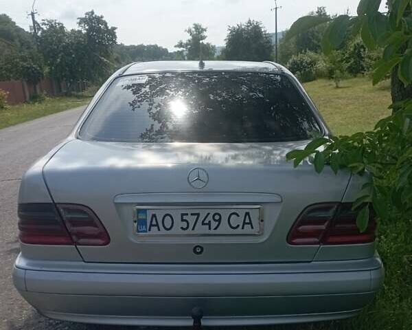 Сірий Мерседес Е-Клас, об'ємом двигуна 2.1 л та пробігом 470 тис. км за 5000 $, фото 1 на Automoto.ua