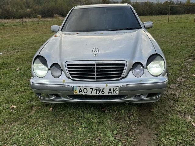 Мерседес Е-Класс 1999 в Ужгороде на Automoto.ua Серый Мерседес Е-Класс, объемом двигателя 2 л и пробегом 307 тыс. км за 2100 $, фото 1 на Automoto.ua