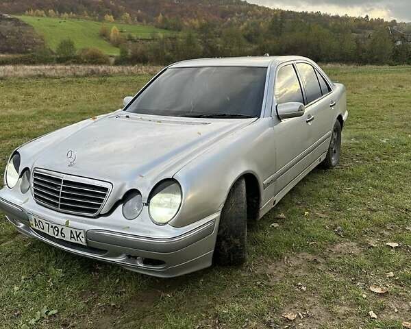 Мерседес Е-Класс 1999 в Ужгороде на Automoto.ua Серый Мерседес Е-Класс, объемом двигателя 2 л и пробегом 307 тыс. км за 2100 $, фото 1 на Automoto.ua