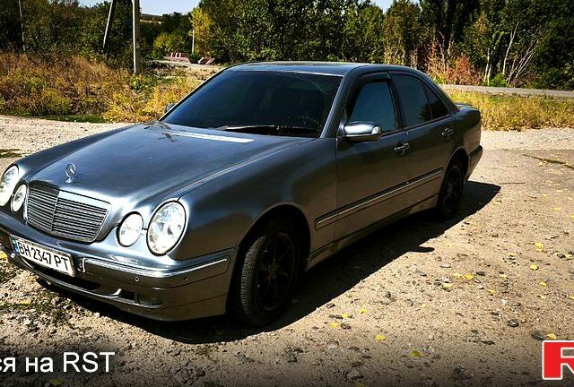 Серый Мерседес Е-Класс, объемом двигателя 2.8 л и пробегом 570 тыс. км за 3800 $, фото 1 на Automoto.ua