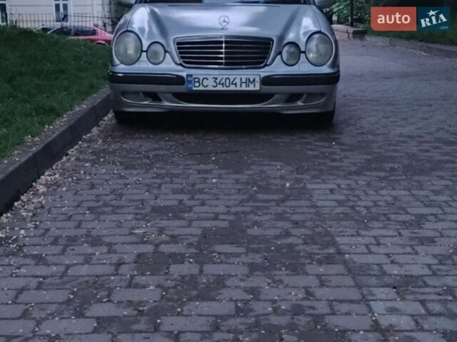 Сірий Мерседес Е-Клас, об'ємом двигуна 2 л та пробігом 469 тис. км за 3500 $, фото 1 на Automoto.ua