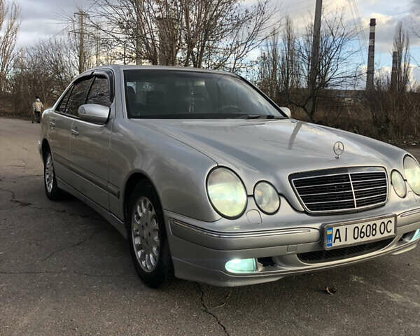 Сірий Мерседес Е-Клас, об'ємом двигуна 3.2 л та пробігом 341 тис. км за 4000 $, фото 1 на Automoto.ua