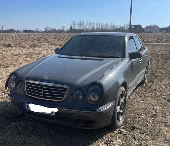 Сірий Мерседес Е-Клас, об'ємом двигуна 4.3 л та пробігом 450 тис. км за 3694 $, фото 1 на Automoto.ua